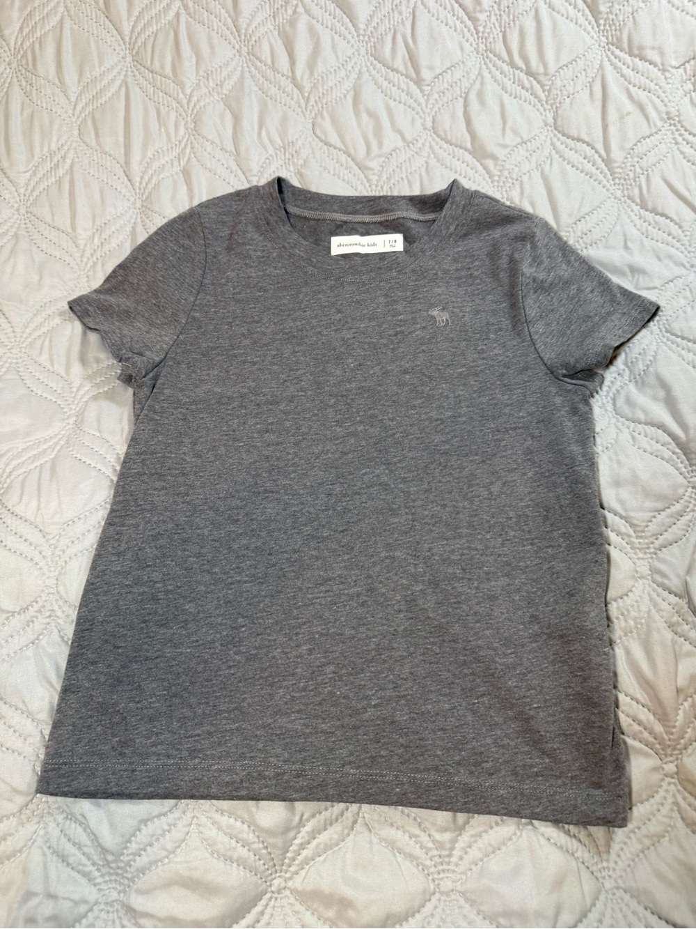 Abercrombie Kids Gray‎ Logo Tee Boys Size 7/8 Soft Basic Shirt